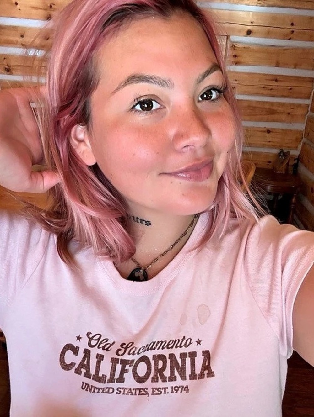 California Graphic Short Sleeve Tee in Pink Like New
